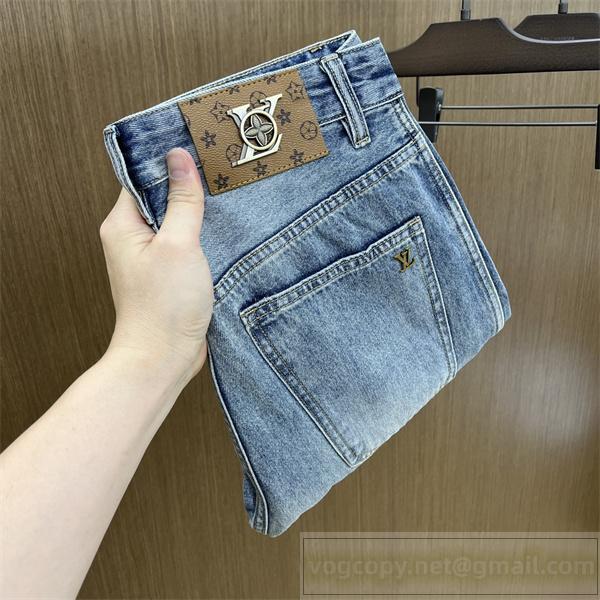 ルイヴィトン 偽物モノグラムレザーパッチ付き デニムパンツ ロゴリベット入り LOUIS VUITTON