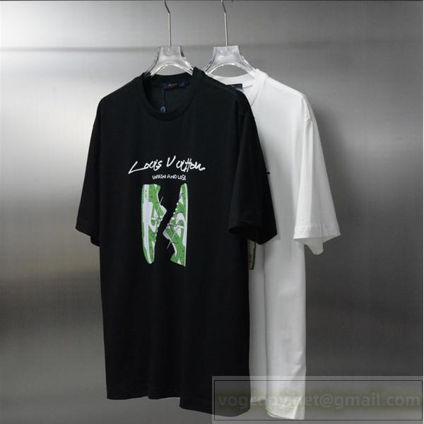 ルイヴィトン コピー グラフィックロゴTシャツ モノグラム風グリーンアート プレミアム LOUIS VUITTON