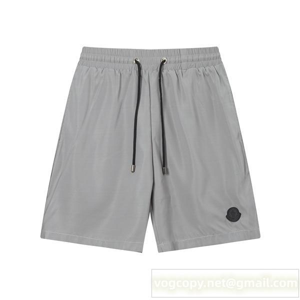 MONCLER 偽物 ワントーンロゴハーフパンツ 軽量ナイロン素材 4色展開 数量限定 快適 モンクレール