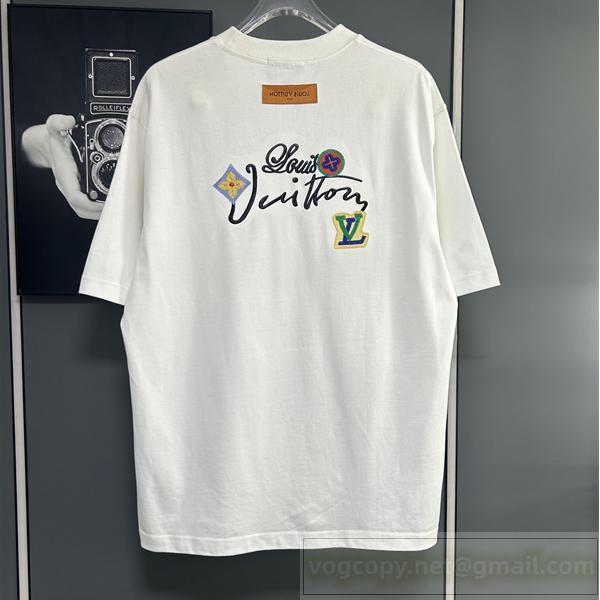 ルイヴィトン 偽物 Tシャツ 手書き風ロゴ＆カラーパッチ装飾入り ホワイト 半袖トップス LOUIS VUITTON