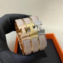 数量限定 HERMES スーパーコピー ブレスレット Hロゴエナメルカフ 高級メタルバングル エルメス