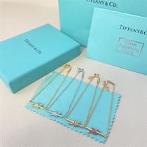 ティファニー 偽物 ブレスレット ノットモチーフチェーン 華奢で可憐なカラーアクセ Tiffany&Co