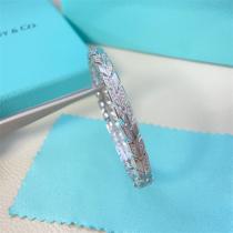 Tiffany&Co コピー ブレスレット ヴィンテージリーフモチーフ ラグジュアリーバングル風 ティファニー