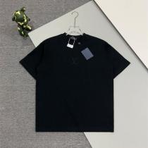 ルイヴィトン スーパーコピー エンボスLVロゴ入り クラシック クルーネック Tシャツ LOUIS VUITTON