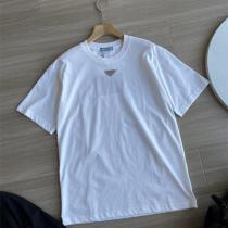 期間限定 プラダ コピー メタルロゴプレート付き ミニマルデザイン コットンTシャツ レア PRADA