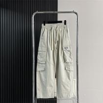 プラダ コピー 三角ロゴパッチ付き ワイドカーゴス ウェットパンツ 話題 PRADA