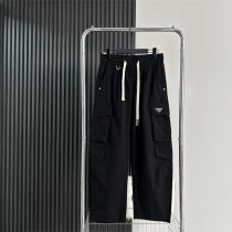 プラダ コピー 三角ロゴパッチ付き ワイドカーゴス ウェットパンツ 話題 PRADA