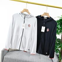 MONCLER スーパーコピー ロゴワッペン付き軽量サンシェードジップ サンシェードウェア モンクレール