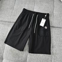 モンクレール コピー ハーフパンツ ポケット＆ロゴワッペン付き 多機能ナイロンショーツ MONCLER