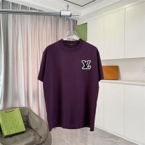 LOUIS VUITTON 偽物 シンプルロゴワッペン クルーネック Tシャツ ブラック モノトーン ルイヴィトン
