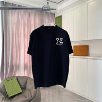 LOUIS VUITTON 偽物 シンプルロゴワッペン クルーネック Tシャツ ブラック モノトーン ルイヴィトン