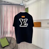 LOUIS VUITTON 偽物 シンプルロゴワッペン クルーネック Tシャツ ブラック モノトーン ルイヴィトン
