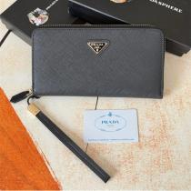  PRADA スーパーコピー 財布 ラウンドファスナーウォレット トライアングルプレート付き プラダ