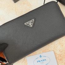  PRADA スーパーコピー 財布 ラウンドファスナーウォレット トライアングルプレート付き プラダ