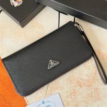  PRADA スーパーコピー 財布 ラウンドファスナーウォレット トライアングルプレート付き プラダ