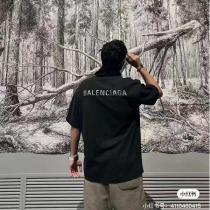 BALENCIAGA コピー プレーンブラックTシャツ ミニマルロゴタグ付き 高品質コットン仕様 バレンシアガ