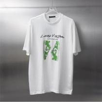 ルイヴィトン コピー グラフィックロゴTシャツ モノグラム風グリーンアート プレミアム LOUIS VUITTON