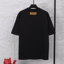ルイヴィトン コピー モノグラムラインアートLVロゴTシャツ アイコニック ブラックカラー LOUIS VUITTON