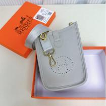  エルメス スーパーコピー ショルダーバッグ エヴリン風 Hパンチング ミニポシェット モード系 HERMES