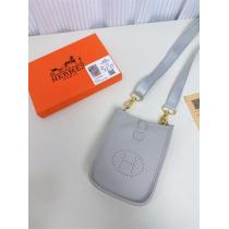  エルメス スーパーコピー ショルダーバッグ エヴリン風 Hパンチング ミニポシェット モード系 HERMES