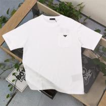 プラダ コピー Tシャツ トライアングルロゴプレート付き ポケット カジュアル 高級感溢れる PRADA