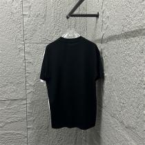 FENDI コピー Tシャツ ストリート風ドリップロゴプリント入り モード感漂う個性派 2色展開 フェンディ