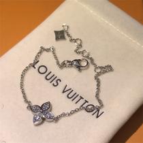 ルイヴィトン 偽物 ブレスレット モノグラムフラワー パヴェダイヤ チェーン仕様 LOUIS VUITTON