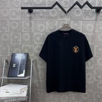 ルイヴィトン 偽物 Tシャツ メンズ ブラック モノグラムロゴ刺繍入り 半袖 クルーネック LOUIS VUITTON