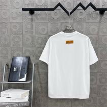 ルイヴィトン 偽物 Tシャツ メンズ ブラック モノグラムロゴ刺繍入り 半袖 クルーネック LOUIS VUITTON