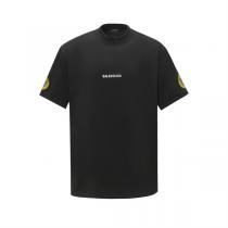高級 バレンシアガ  スーパーコピー Ｔシャツ ブラック クラシックフィット ワッペン刺繍入り BALENCIAGA