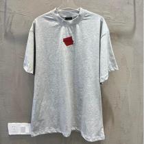  BALENCIAGA 偽物 Ｔシャツ フェード加工 胸元ワッペンが際立つヘンリ ニュアンス カジュアル バレンシアガ