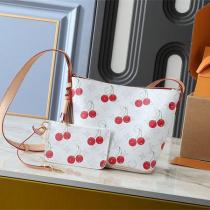 ルイヴィトン スーパーコピー ショルダーバッグ チェリープリントキャンバス  ポーチ付き バケット LOUIS VUITTON