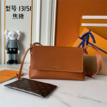 ルイヴィトン 偽物 ショルダーバッグ キャラメルブラウン ミニマルフラップ モノグラムポーチ LOUIS VUITTON