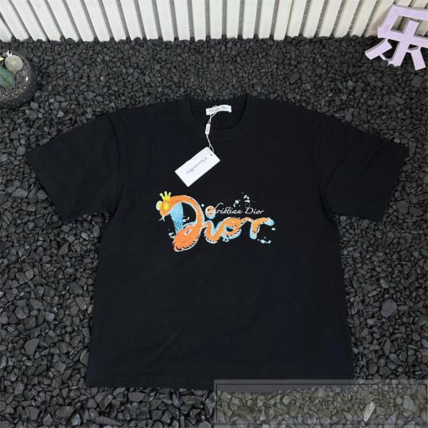 DIOR 偽物 ポップアート風カラフルロゴ入り 上質カジュアル Tシャツ ブラック 半袖 ディオール