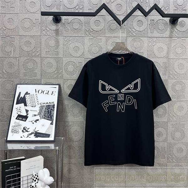 フェンディ コピー Tシャツ モンスターアイ＆ロゴラインアート グラフィックプリント FENDI 