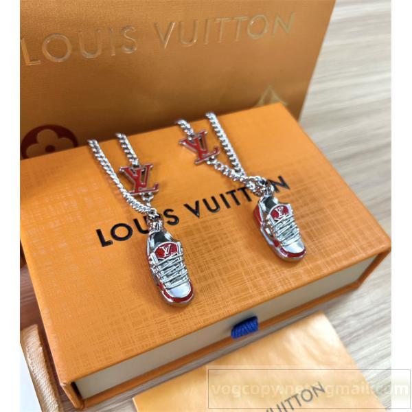 ルイヴィトン コピー 個性派 レッドスニーカー LVロゴ チャーム ネックレス LOUIS VUITTON