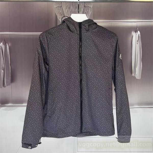 MONCLER 偽物 ナイロ ンジャケット ジオメトリック柄 モノトーン アウター モンクレール