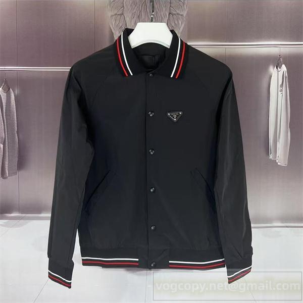 PRADA 偽物 スタジャンジャケット スポーティカジュアル トリコロールライン 高品質 プラダ