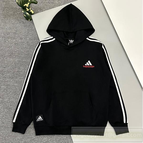 BALENCIAGA 偽物 パーカー 精悍 ブラック カジュアルライン 着心地抜群 バレンシアガ