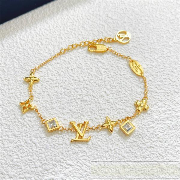 LOUIS VUITTON スーパーコピー ブレスレット 豪華 フェミニン ゴールドチャーム  ルイヴィトン