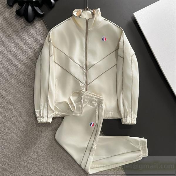  モンクレール コピー スポーティ シンプル ホワイトセットアップ 軽量 快適 MONCLER