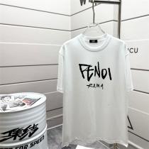  FENDI スーパーコピー Tシャツ ローマロゴ手書き風デザイン クラシック カジュアルモード系 フェンディ