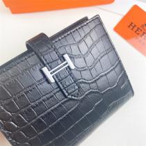 上品エルメス二つ折り財布コピーHermes Bearn新作クロコダイル型存在感抜群収納力も抜群