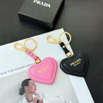 PRADA MILANOプラダキーホルダーコピー2026人気ハート型チャーム付きキーホルダー高級感上質なレザー