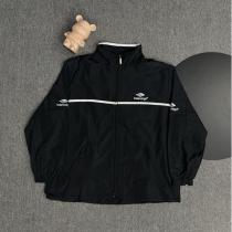 BALENCIAGA コピー ジャケット クラシックスポーツライン刺繍ロゴ 軽量防風アウター バレンシアガ