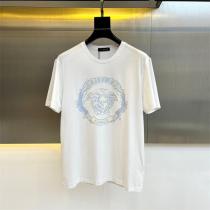ヴェルサーチ 偽物 Tシャツ クラシックメデューサ刺繍 ロゴサークルデザイン ブラック VERSACE