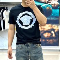 ヴェルサーチ 偽物 Tシャツ クラシックメデューサ刺繍 ロゴサークルデザイン ブラック VERSACE