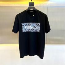 VERSACE コピー Tシャツ チェック柄×フラワー調モチーフ融合 ブラック＆ホワイト ヴェルサーチ