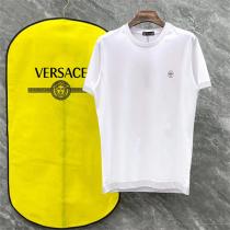 ヴェルサーチ コピー Tシャツ プレミアム天竺コットン使用 ミニロゴ刺繍 洗練モノトーン VERSACE