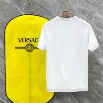 ヴェルサーチ コピー Tシャツ プレミアム天竺コットン使用 ミニロゴ刺繍 洗練モノトーン VERSACE